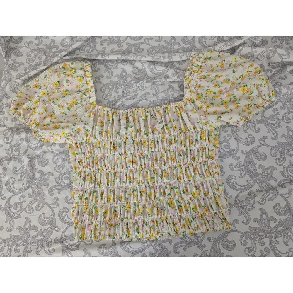 elodie puff sleeve smocked crop top size medium - Picture 6 of 6